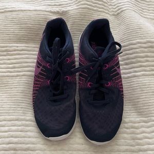 NWOT Nike Fury Running Sneakers size 8.5 women’s